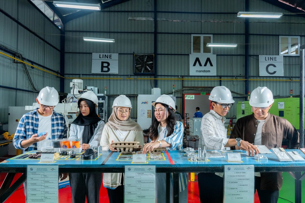 Lab Industri TRM kampus Politeknik Mitra Industri
