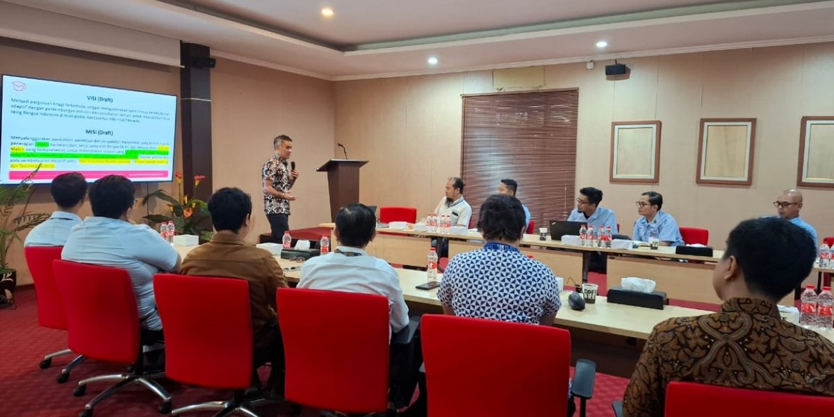 Kurikulum disusun bersama dengan pihak industri.